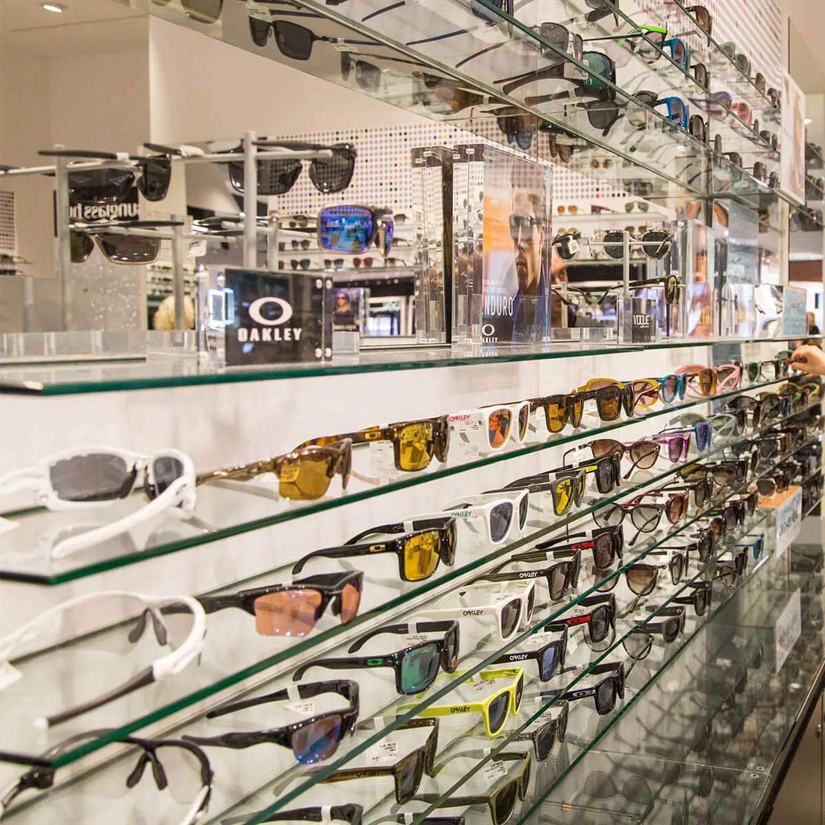 Custom retail boutique interior design and furnishing
